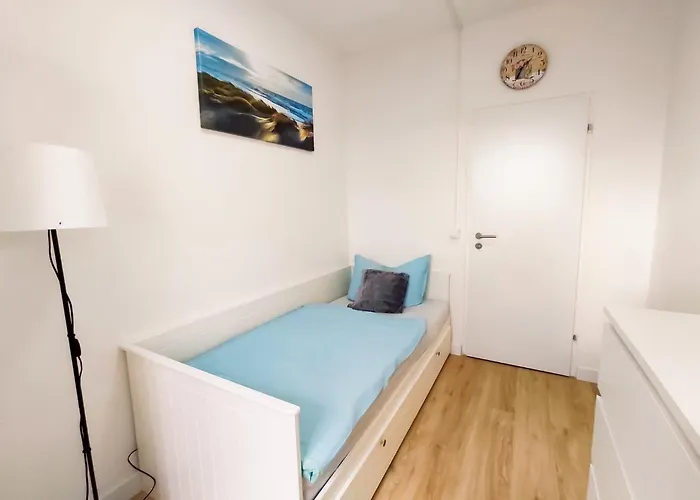 4-zimmerapartment In شقة أورانينبورغ